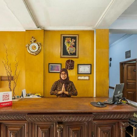 Oyo 1945 Hotel Bali Indah Бандунг Экстерьер фото