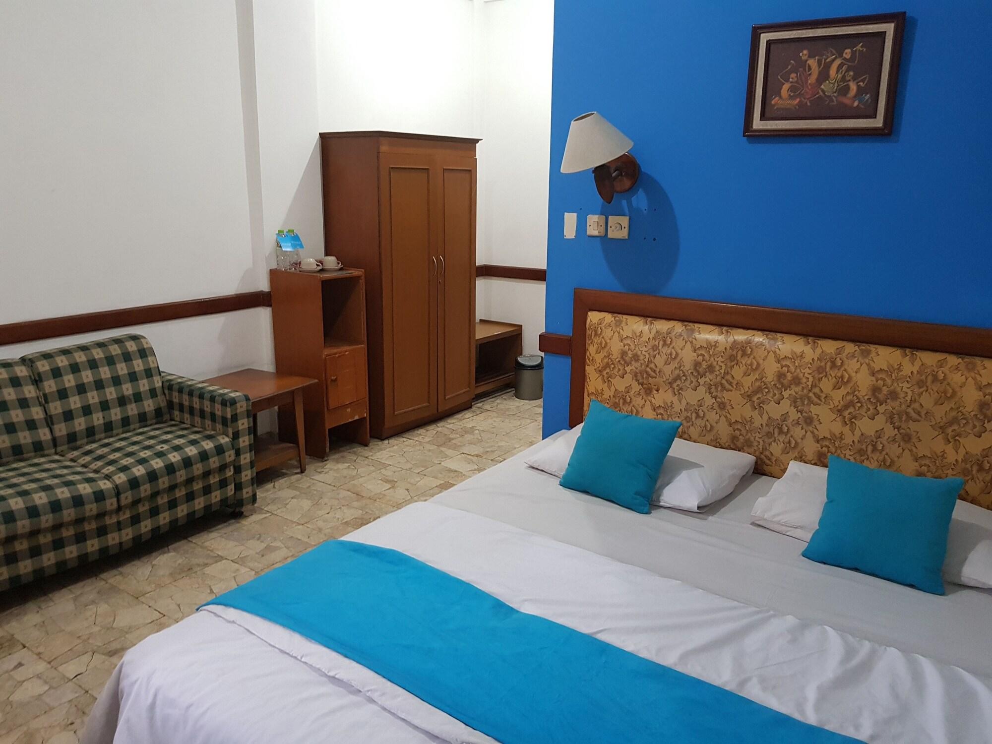 Oyo 1945 Hotel Bali Indah Бандунг Экстерьер фото