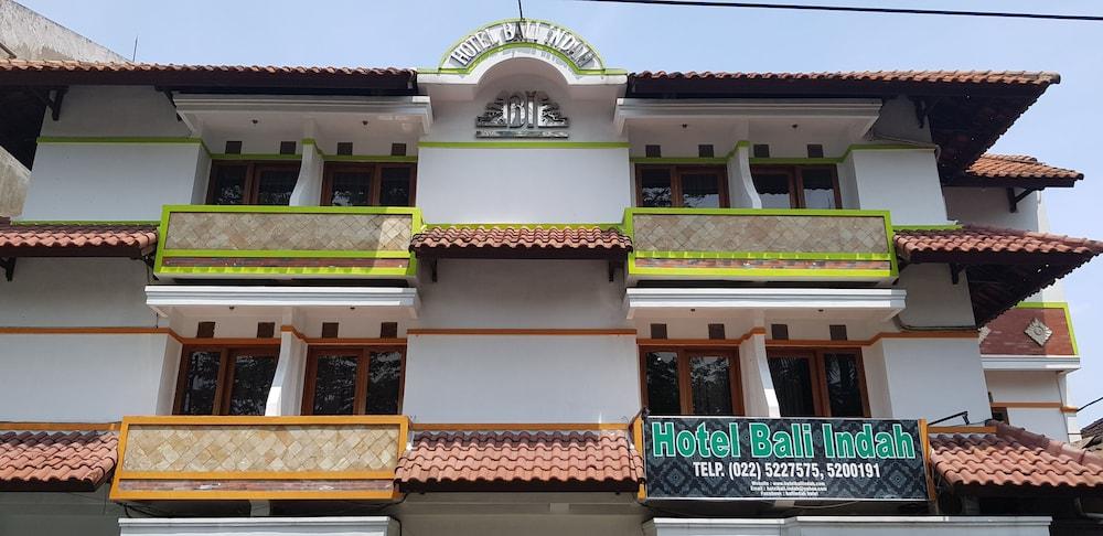 Oyo 1945 Hotel Bali Indah Бандунг Экстерьер фото