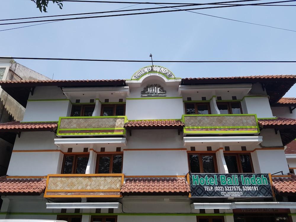 Oyo 1945 Hotel Bali Indah Бандунг Экстерьер фото