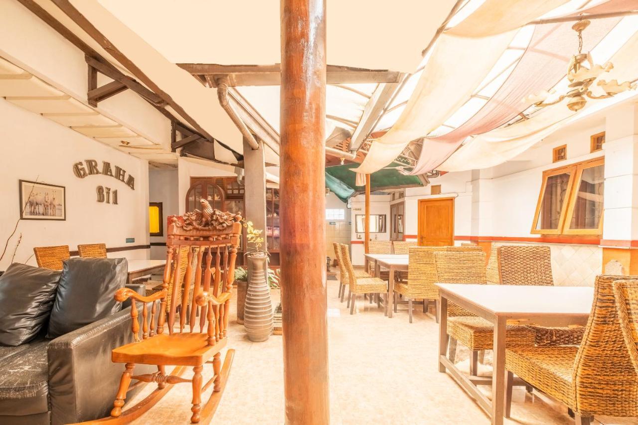 Oyo 1945 Hotel Bali Indah Бандунг Экстерьер фото