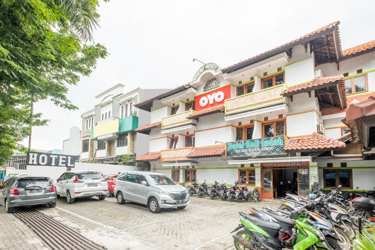 Oyo 1945 Hotel Bali Indah Бандунг Экстерьер фото