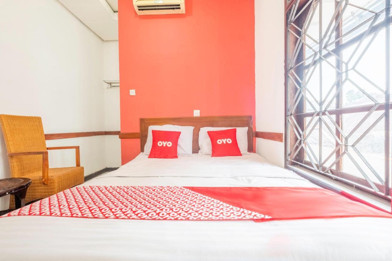 Oyo 1945 Hotel Bali Indah Бандунг Экстерьер фото