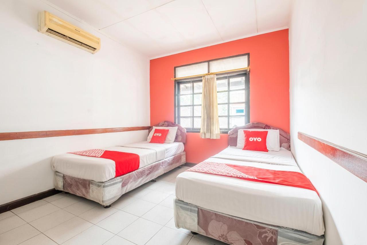Oyo 1945 Hotel Bali Indah Бандунг Экстерьер фото