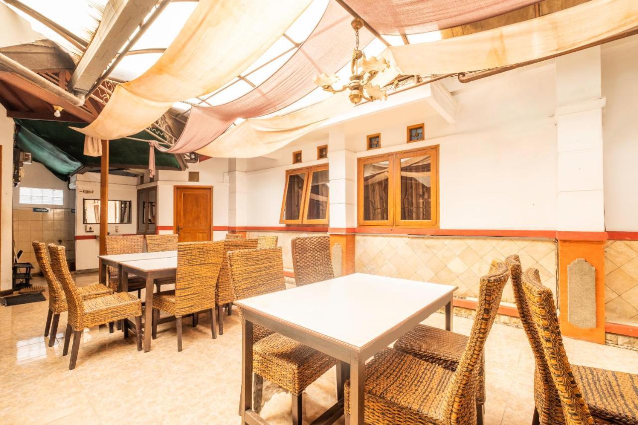 Oyo 1945 Hotel Bali Indah Бандунг Экстерьер фото