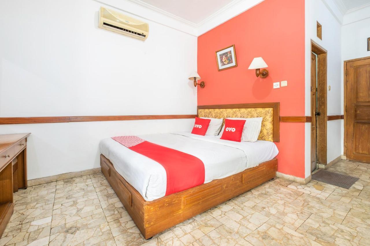 Oyo 1945 Hotel Bali Indah Бандунг Экстерьер фото