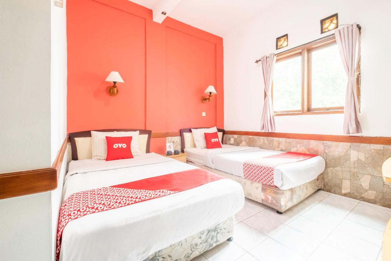 Oyo 1945 Hotel Bali Indah Бандунг Экстерьер фото