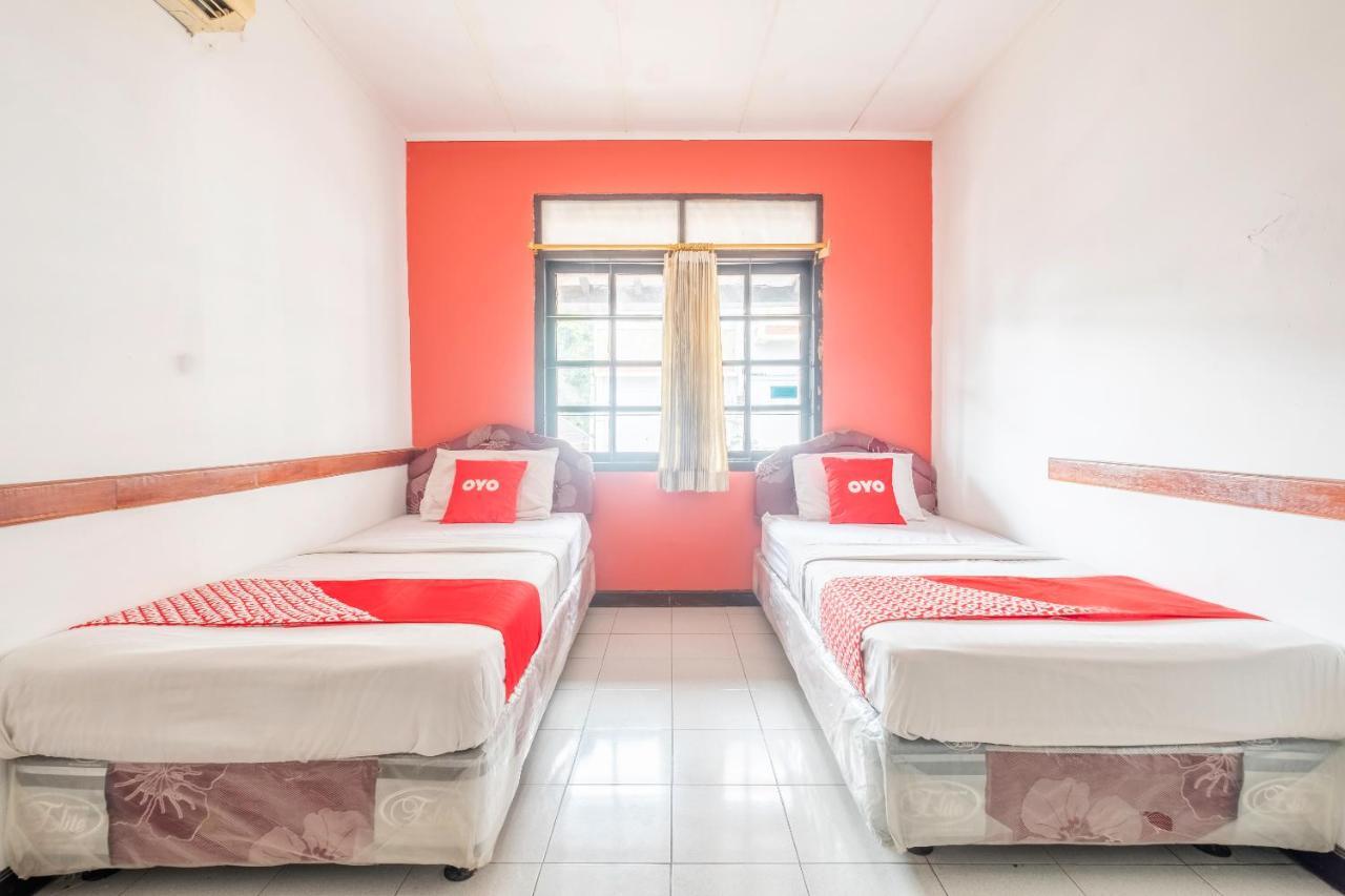 Oyo 1945 Hotel Bali Indah Бандунг Экстерьер фото
