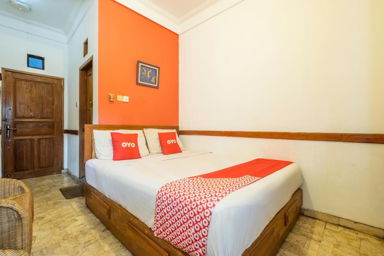 Oyo 1945 Hotel Bali Indah Бандунг Экстерьер фото