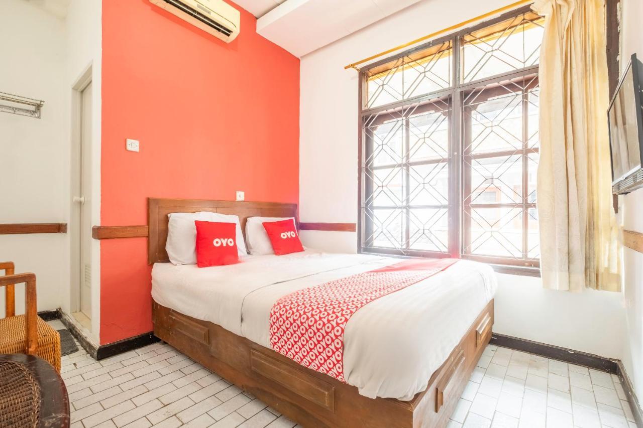Oyo 1945 Hotel Bali Indah Бандунг Экстерьер фото