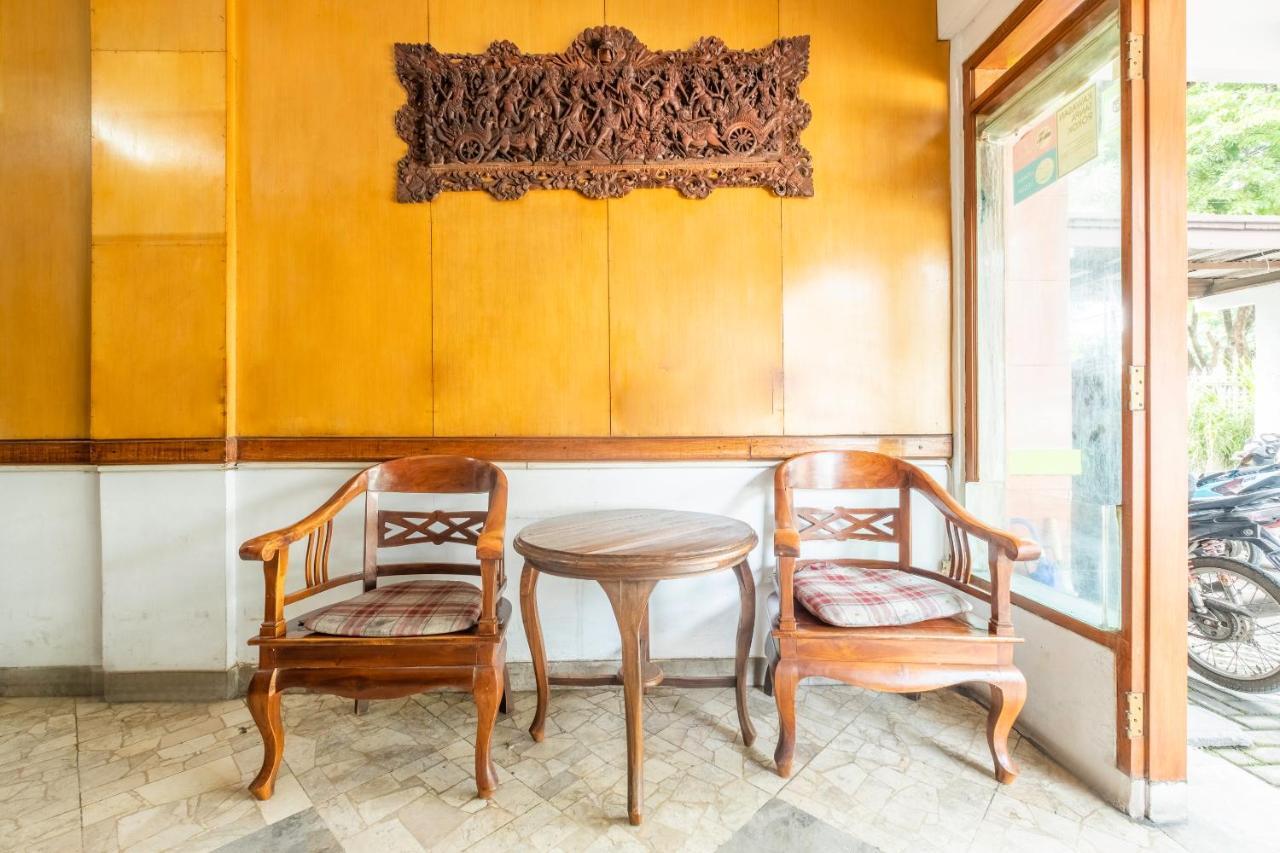 Oyo 1945 Hotel Bali Indah Бандунг Экстерьер фото